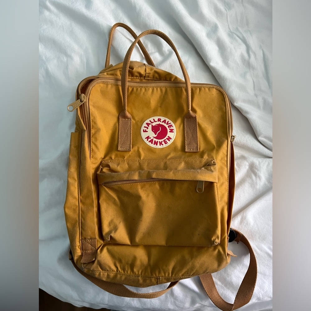 Fjallraven Kanken backpack barely used!